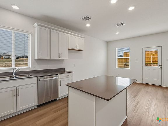 4th image of 3019 Titus Ct