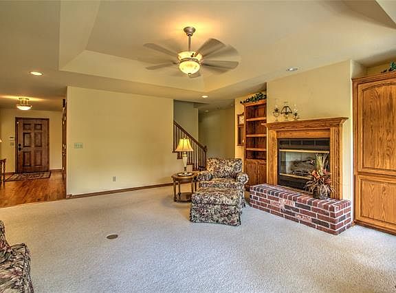 5th image of 3530 Crestview Ln