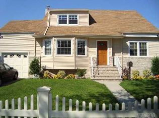 452 Long Beach Rd, Island Park, NY 11558