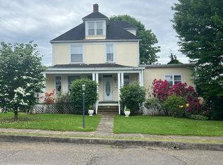 353 McEldowney St, New Martinsville, WV 26155