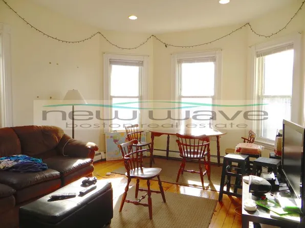 70 Calumet St #3, Roxbury Crossing, MA 02120