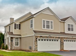 1534 Glacier Trl, Carpentersville, IL 60110