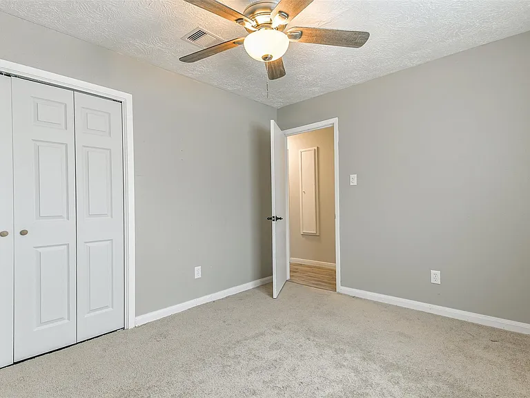 207 Woodvale Dr — Photo 29