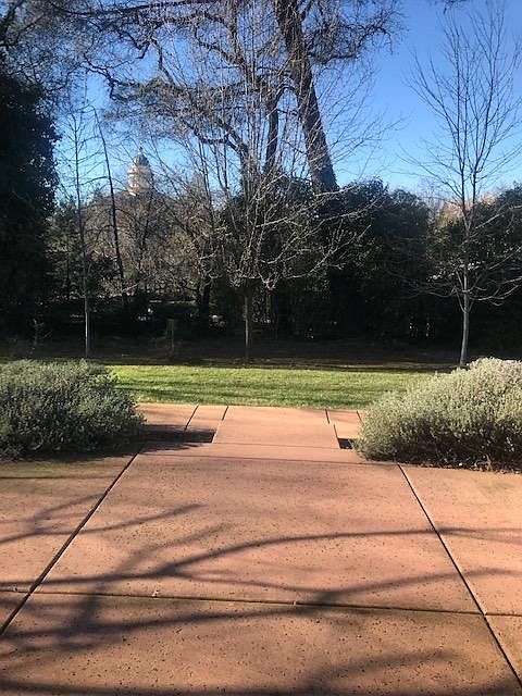 Patio and view of Historic Courthouse