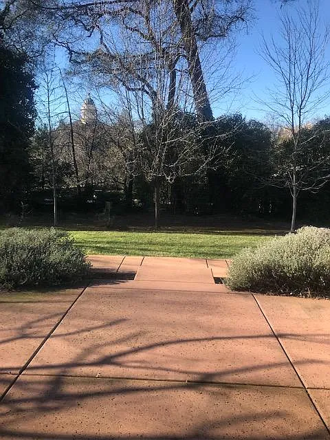 Patio and view of Historic Courthouse