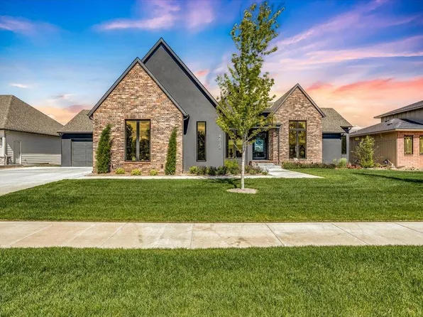 4612 N Ridge Port St, Wichita, KS 67205