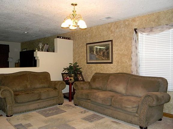 2nd image of 10916 Serpentine Ct NW