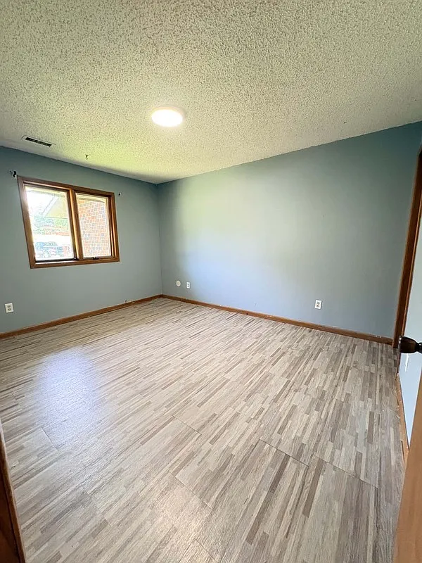 2 bed, 1.5 bath, $900 — Photo 3