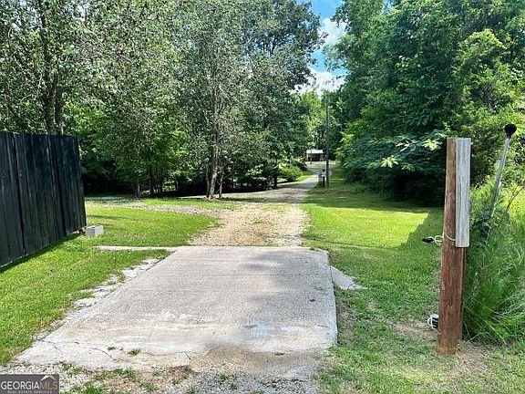 2nd image of 3266 Calhoun Falls Hwy