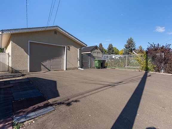 2nd image of 4609 W 45th St