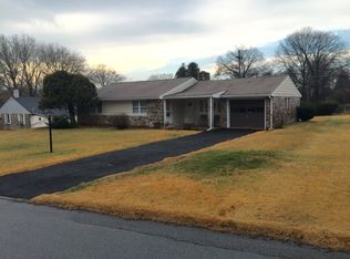 202 Elliott Dr, Douglassville, PA 19518