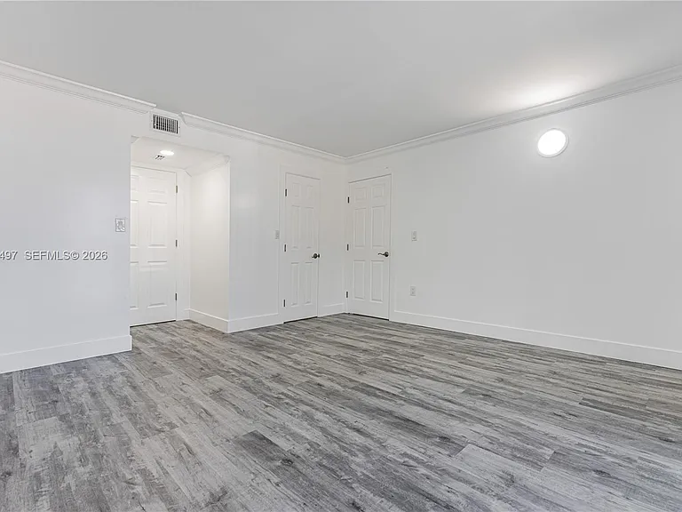8340 Harding Ave #201 — Photo 11