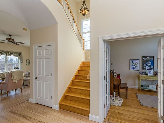 3rd image of 1128 James Ave NE