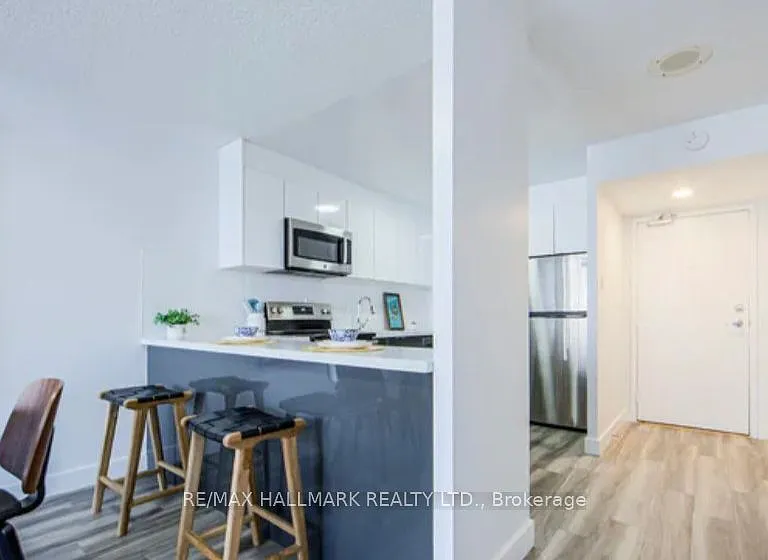 15 Martha Eaton Way #1705 — Photo 3