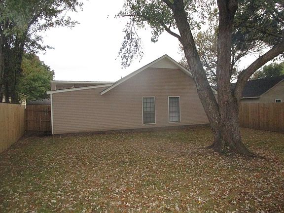 5th image of 4534 Villagreen Dr