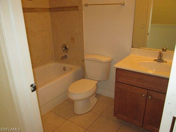 4th image of 9813 Quinta Artesa Way APT 101