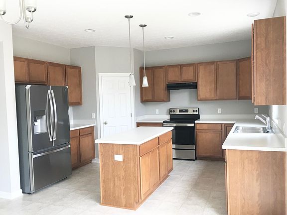 3rd image of 7259 Blackwell Dr