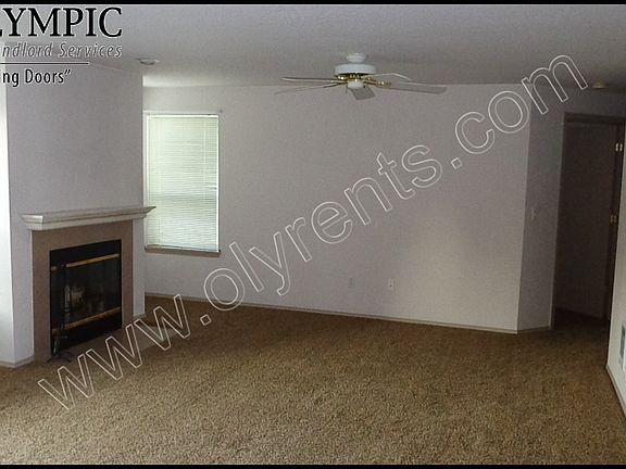 Living Room_08182014