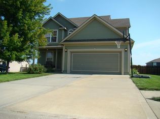 1109 E 18th St, Kearney, MO 64060