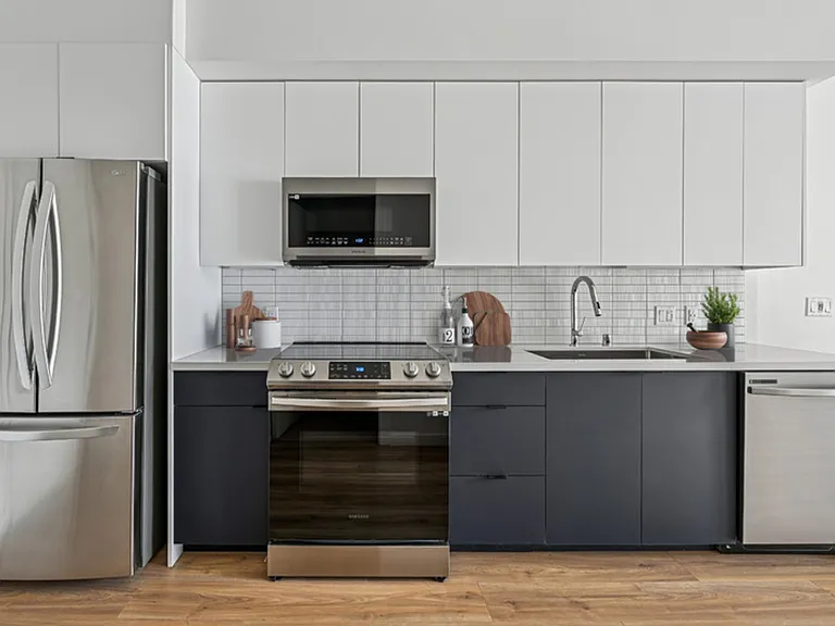 Evani 3223 Wilshire — Photo 22