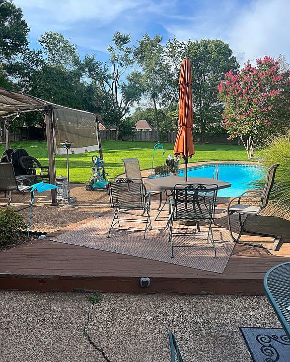 1st image of 9006 Hillman Way Dr