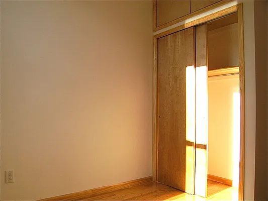 Rented by City Connections Realty | media 38