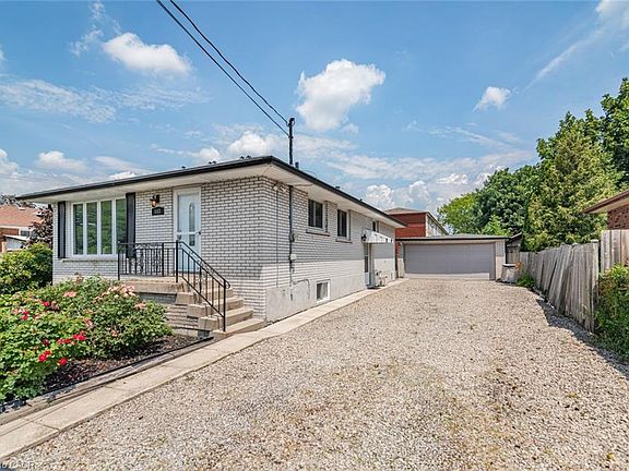 4th image of 163 Britannia Ave