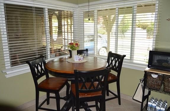 Kitchen dining area
