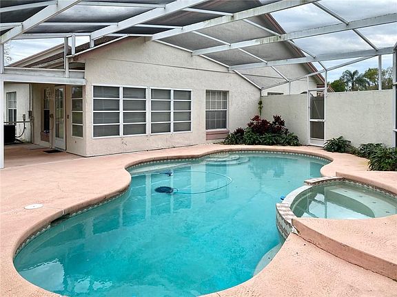 4th image of 11404 Plumrose Ct