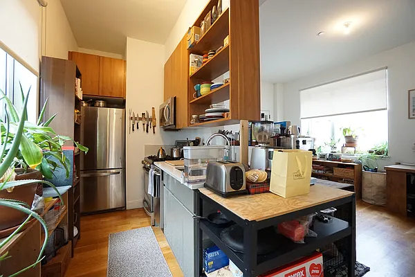 Rented by Rennit Inc. | media 11