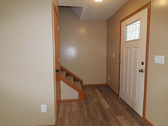 3rd image of 637 Creekpark Ct