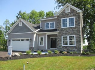 8204 Venetian Dr, Lysander, NY 13027