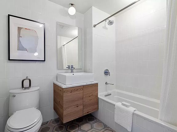 3rd image of 734 E 5th Ave #2A