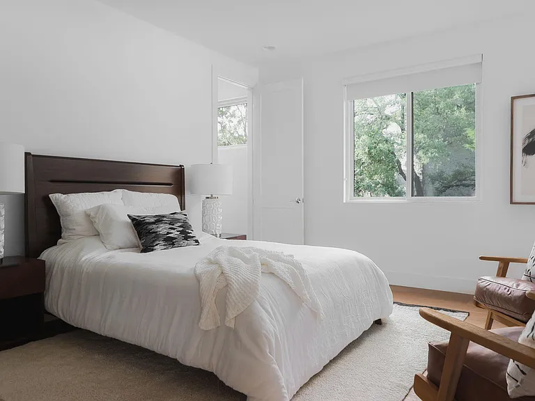 1800 Bay Hill Dr — Photo 28