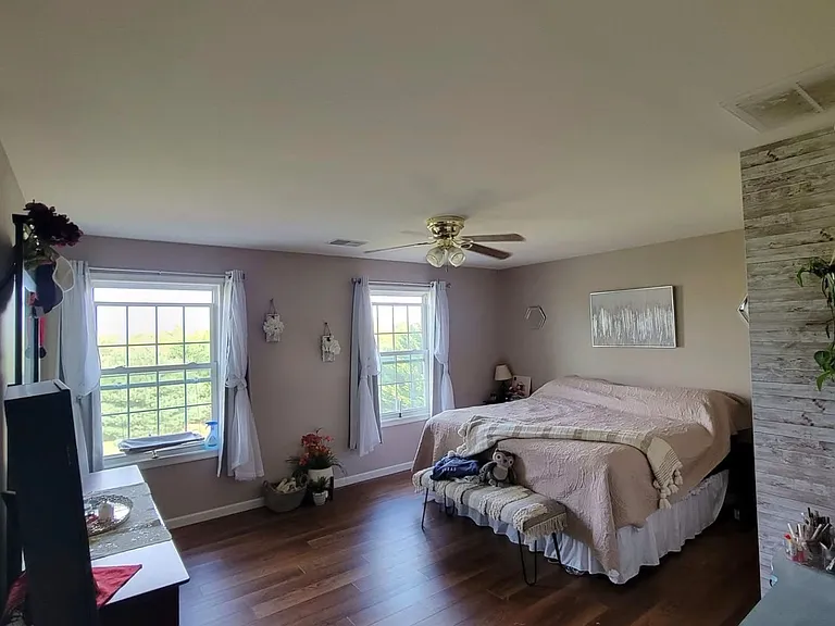 390 Camelot Blvd — Photo 15