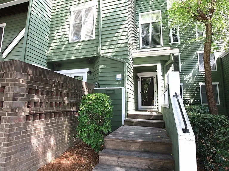 417 W 8th St #G — Photo 2