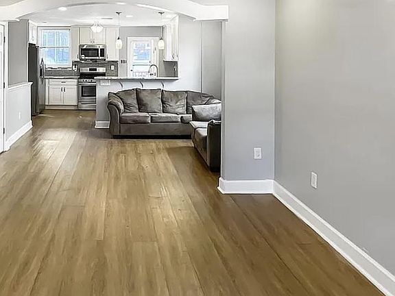 5th image of 1507 E Duval St