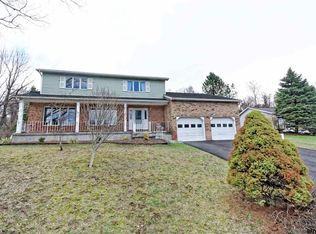 5 Hills Lndg, Troy, NY 12180