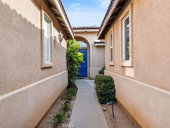5th image of 23039 Montalvo Rd