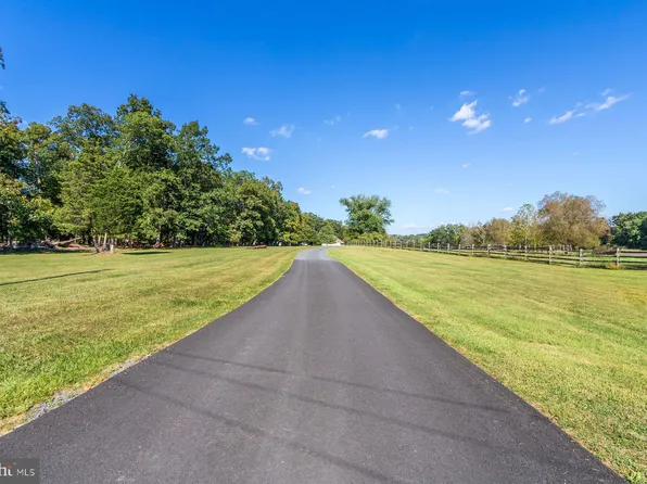 146 Cafferty Rd, Pipersville, PA 18947