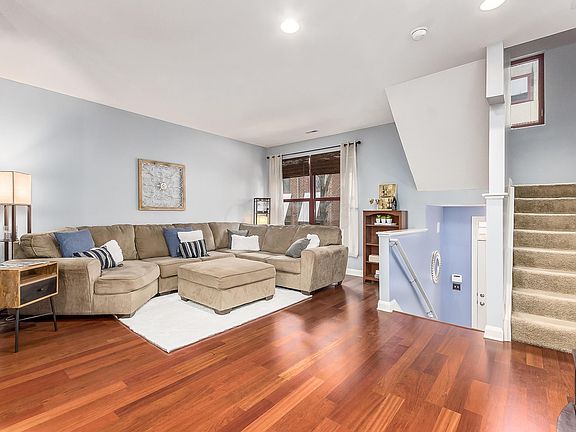 5th image of 579 E Rich St APT 105