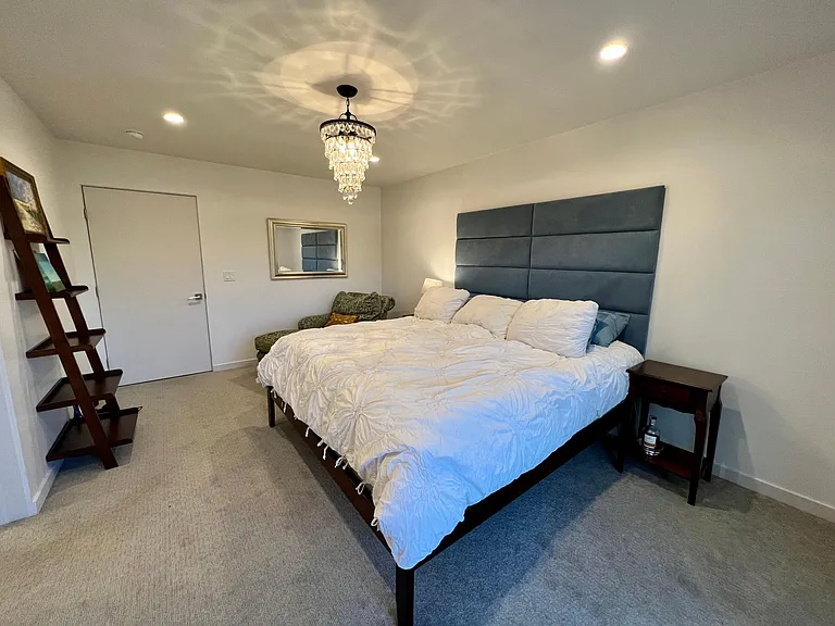 77 Village Ln — Photo 5