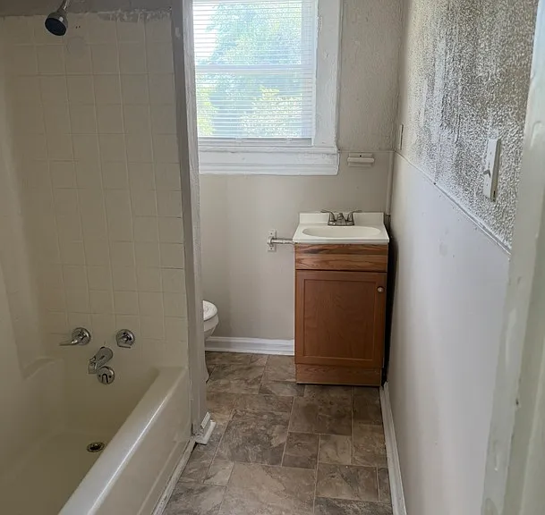 408 Gilmer Ave NW — Photo 4