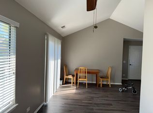 1631 Longbow Ct #21, Wheeling, IL 60090