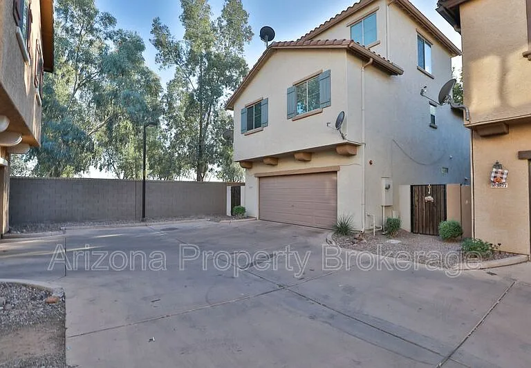 3879 E Santa Fe Ln — Photo 32
