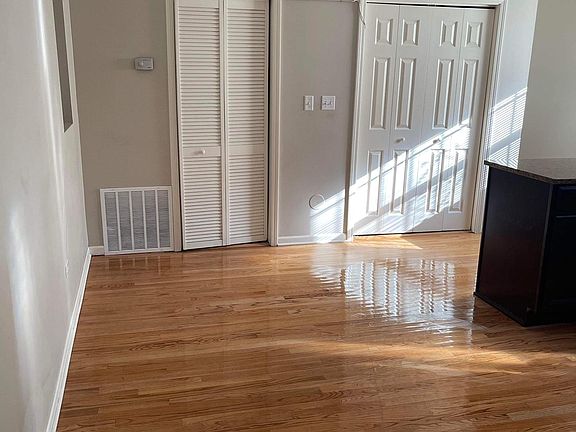 2nd image of 514 S Oakley Blvd #1