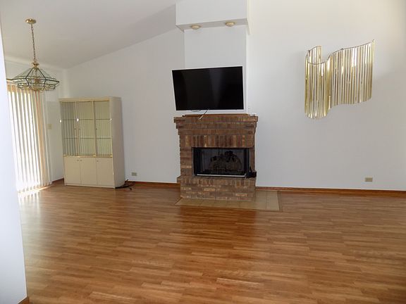 3rd image of 3042 Candlewood Ct #3042