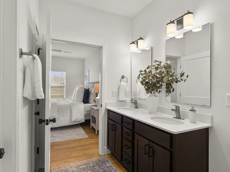 3866 S York Ave — Photo 28