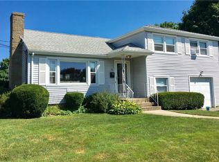 6 James St, Middletown, RI 02842