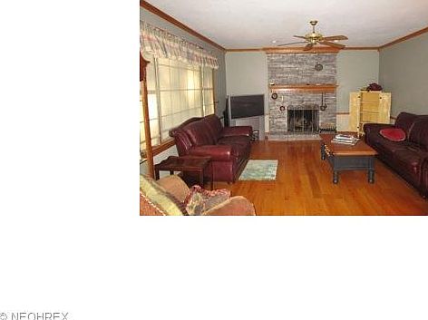 5th image of 104 Pin Oak Pl